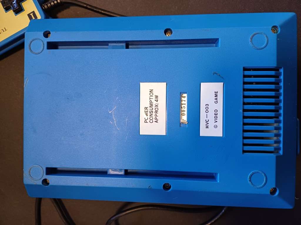 Family Game (Famiclone) in Box Console/Controllers only