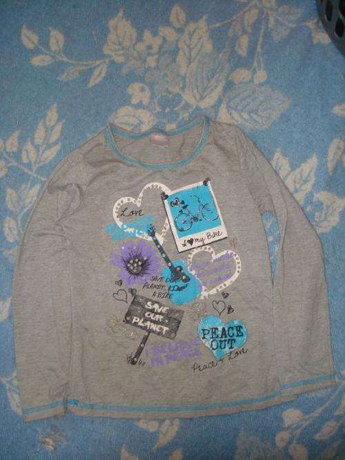 Girls long sleeved grey T-shirt age 9 - 10