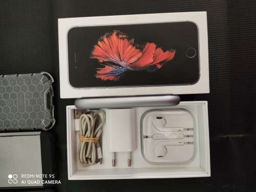 Boxed Iphone 6S 32GB All accessories included