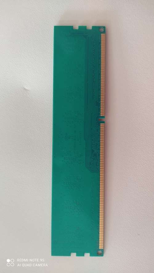 iJ Ram 2GB DDR3 PC1333 CL9 Desktop ram *** 2GB DDR3 Ram running at 1333MHz*** Low shipping cost ***