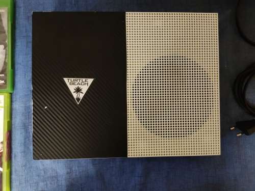 Xbox One S 500GB with Series S Controller and 4 Games + Original Box