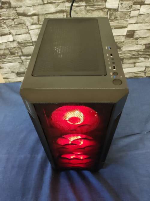 Ryzen 5 Gaming PC**16GB Ram**Aorus B450 Gaming Motherboard**RX570 Graphics Card**SSD+HDD**535W PSU**