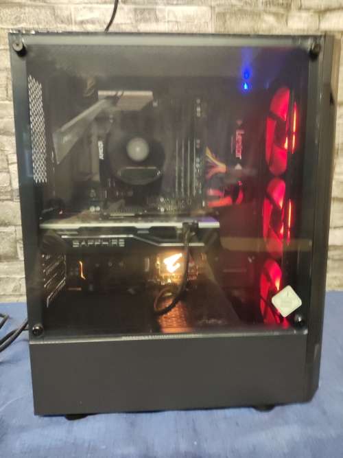 Ryzen 5 Gaming PC**16GB Ram**Aorus B450 Gaming Motherboard**RX570 Graphics Card**SSD+HDD**535W PSU**