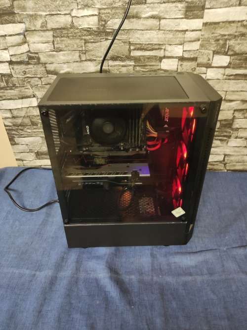 Ryzen 5 Gaming PC**16GB Ram**Aorus B450 Gaming Motherboard**RX570 Graphics Card**SSD+HDD**535W PSU**