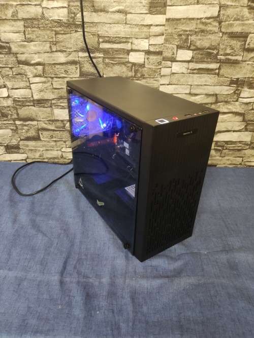 Intel Core i7 8700 8th gen PC**8GB DDR4**Intel Optane 32GB Boot drive**500GB Barracuda HDD**WIFI