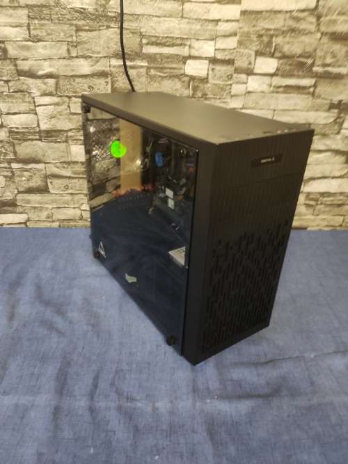 Intel Core i7 8700 8th gen PC**8GB DDR4**Intel Optane 32GB Boot drive**500GB Barracuda HDD**WIFI