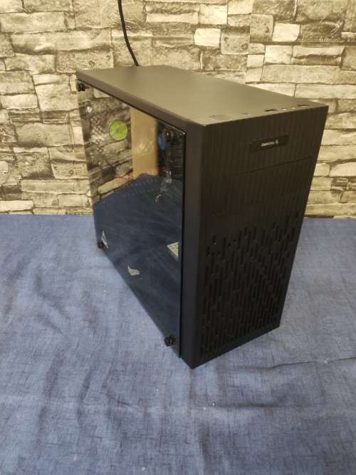 Intel Core i7 8700 8th gen PC**8GB DDR4**Intel Optane 32GB Boot drive**500GB Barracuda HDD**WIFI