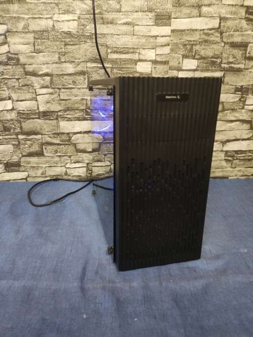 Intel Core i7 8700 8th gen PC**8GB DDR4**Intel Optane 32GB Boot drive**500GB Barracuda HDD**WIFI