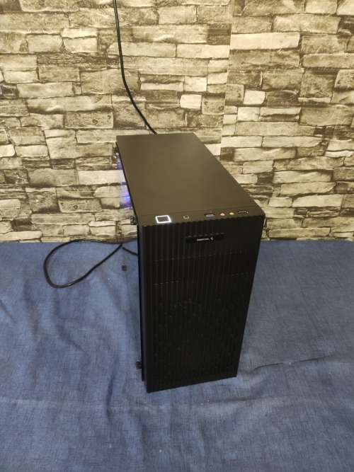 Intel Core i7 8700 8th gen PC**8GB DDR4**Intel Optane 32GB Boot drive**500GB Barracuda HDD**WIFI