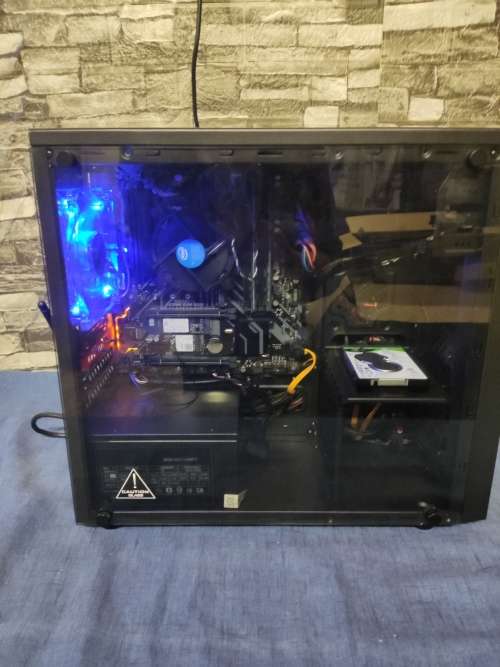 Intel Core i7 8700 8th gen PC**8GB DDR4**Intel Optane 32GB Boot drive**500GB Barracuda HDD**WIFI