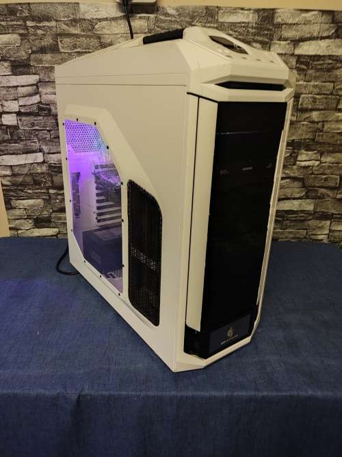 Coolermaster Case **CASE ONLY** None of the parts inside the case will be included. Empty Case Only