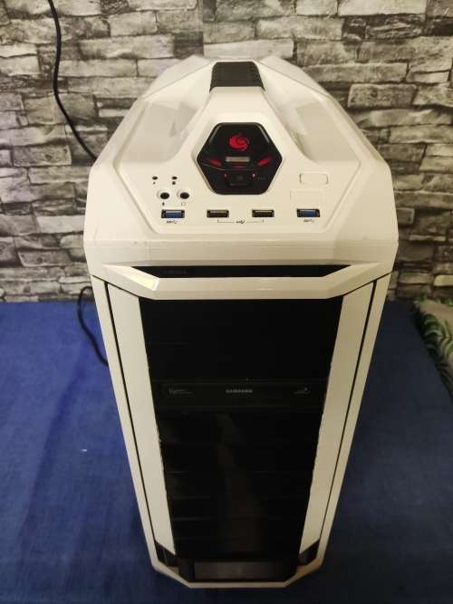 Coolermaster Case **CASE ONLY** None of the parts inside the case will be included. Empty Case Only