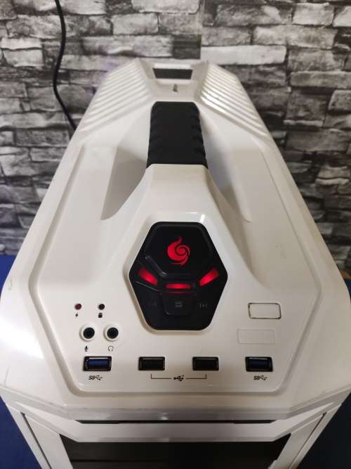 Coolermaster Case **CASE ONLY** None of the parts inside the case will be included. Empty Case Only