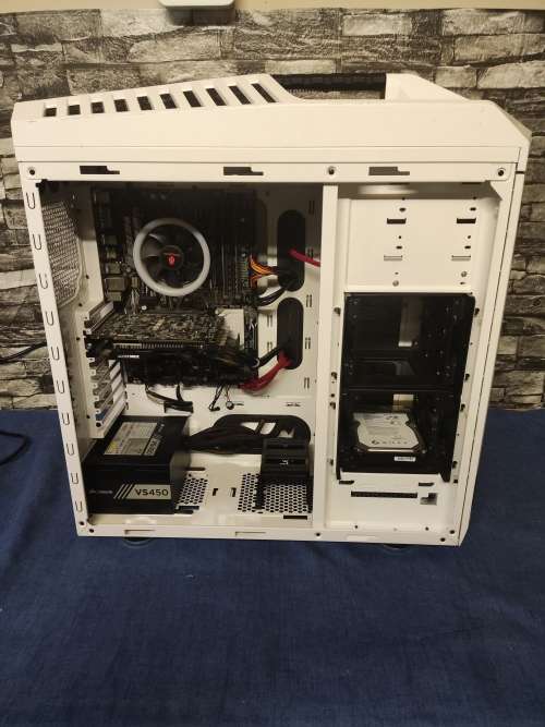 Coolermaster Case **CASE ONLY** None of the parts inside the case will be included. Empty Case Only