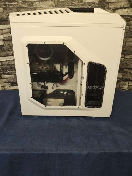 Coolermaster Case **CASE ONLY** None of the parts inside the case will be included. Empty Case Only