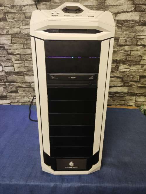 Coolermaster Case **CASE ONLY** None of the parts inside the case will be included. Empty Case Only