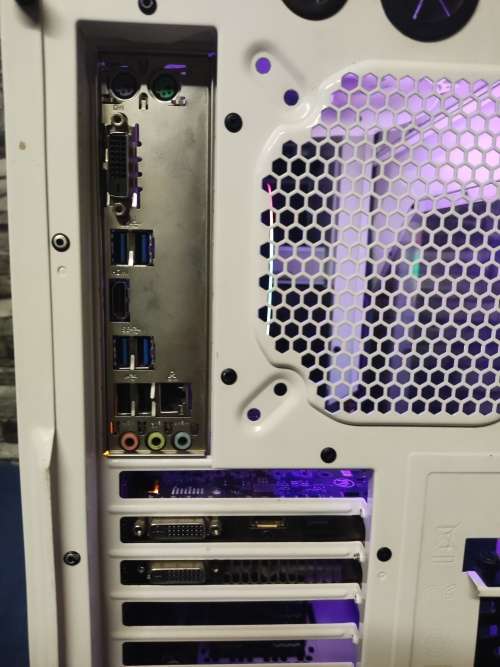 Coolermaster Case **CASE ONLY** None of the parts inside the case will be included. Empty Case Only