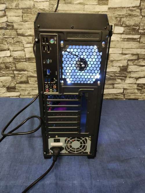 AMD Gaming PC**CVN X570 Gaming Frozen V14**AMD Ryzen 5 2400G**RX Vega 11 2GB Graphics**8GB DDR4 Ram