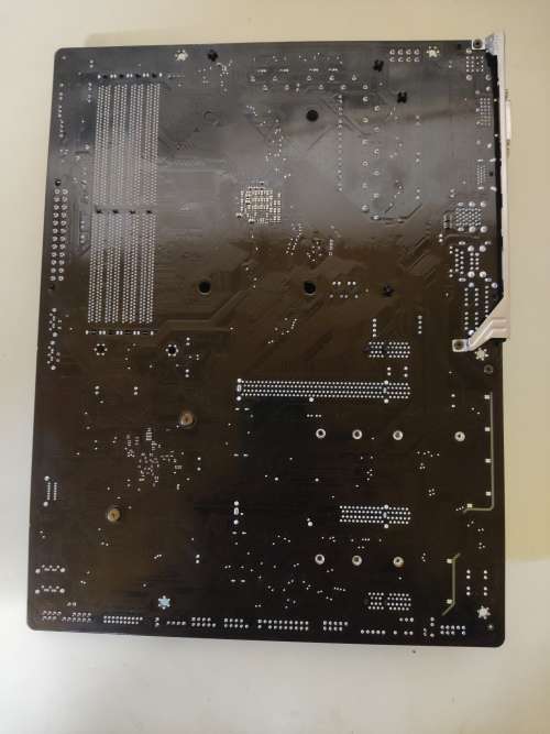 Gigabyte Aorus Elite B450 Gaming Motherboard**Socket AM4**NOT WORKING**Sold As is