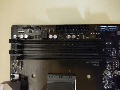 Gigabyte Aorus Elite B450 Gaming Motherboard**Socket AM4**NOT WORKING**Sold As is