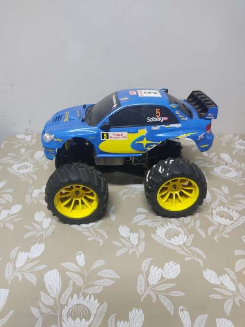CEN 2.5cc Nitro RC Car**Untested**2 Remotes included , hard shell Subaru Body