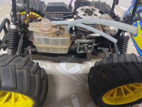 CEN 2.5cc Nitro RC Car**Untested**2 Remotes included , hard shell Subaru Body