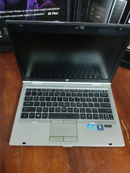 HP Elitebook 2560p Intel Core i5**4GB ram**OS Ubuntu**OS running from usb**160GB HDD**No DVD rom**