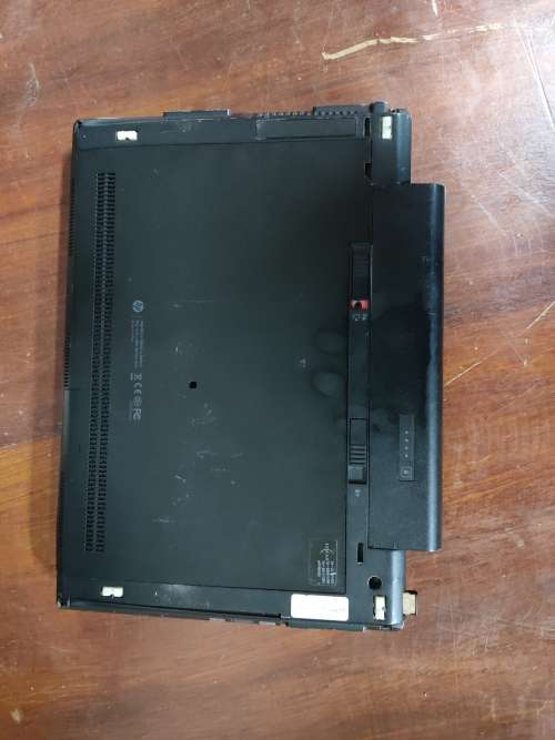 HP Elitebook 2560p Intel Core i5**4GB ram**OS Ubuntu**OS running from usb**160GB HDD**No DVD rom**