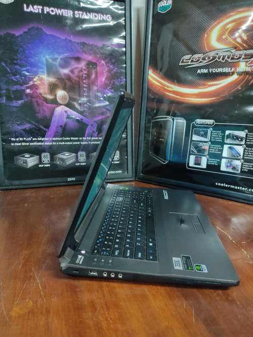 **Huge 17inch Gaming Laptop**Clevo W370ET Gaming Laptop**Quad Core i7**2GB GTX Graphics card**