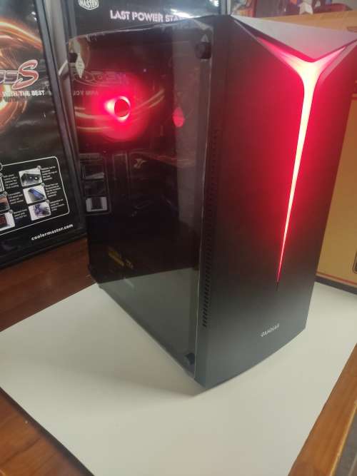 **Quad Core i5 4590**Nvidia Geforce Graphics Card**1000GB**Gigabyte Gaming Motherboard**Gaming Case