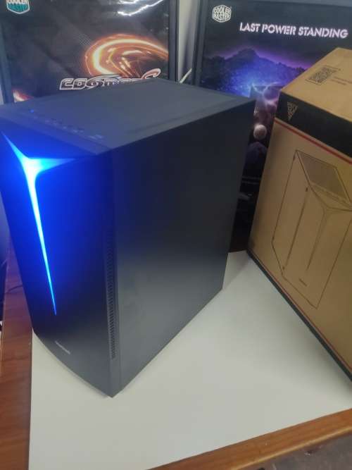 **Quad Core i5 4590**Nvidia Geforce Graphics Card**1000GB**Gigabyte Gaming Motherboard**Gaming Case