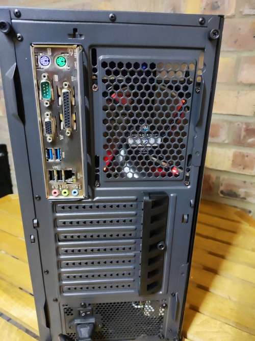 4.2GHz Core i7 7700**16GB DDR4 Ram**Cougar Gaming PC Case**1000GB