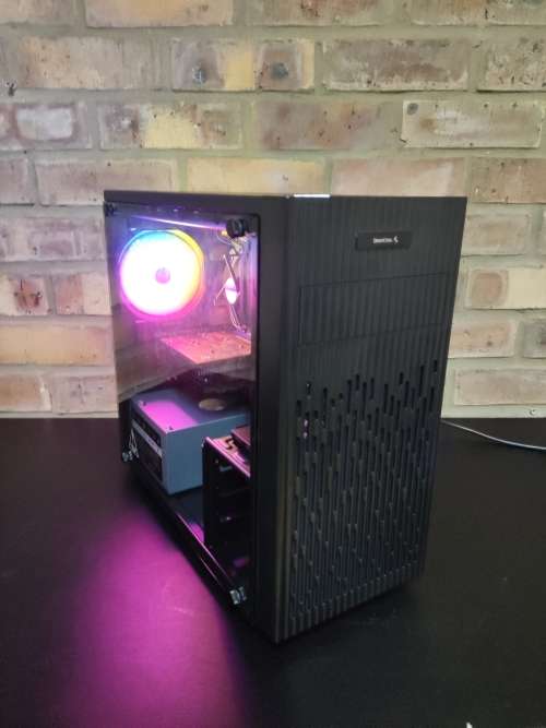 **Gaming PC**Intel Core i7 Quad Core**GTX750 ti**8GB Ram**256GB SSD**MSI Gaming Motherboard