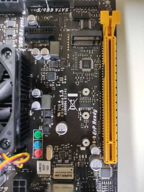 AMD FX8800 Quad Core CPU**Biostar A10N-8800E ITX**Radeon R7 Graphics**4GB DDR4 Ram