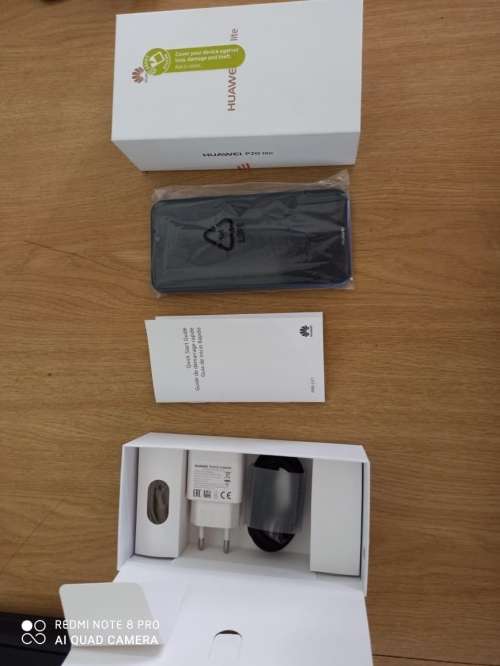Huawei P20 lite ***Boxed*** Almost like new ***Free Gift*** No Reserve