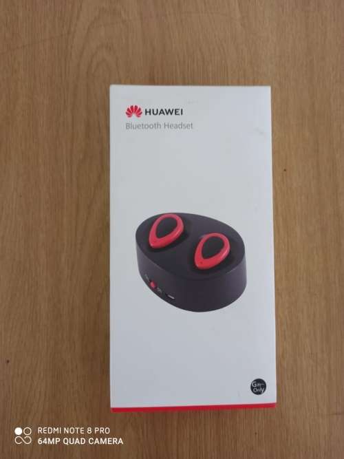 Huawei P20 lite ***Boxed*** Almost like new ***Free Gift*** No Reserve