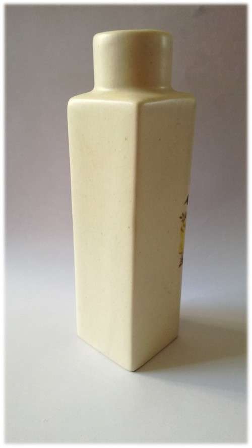 Flower Vase  -  Crescent Potteries - Smooth texture