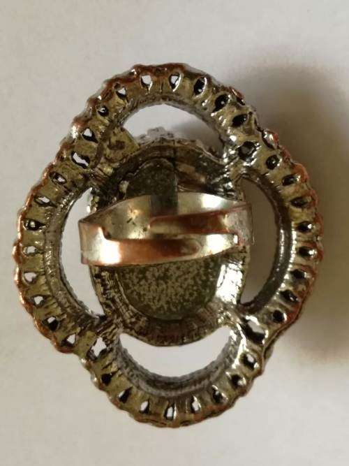 Large Light Green, Silver Glitter and Oval Silver Plated Spirals Decorative Ring