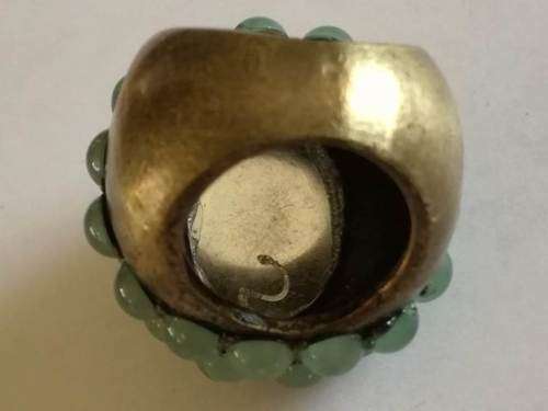 Vintage Ring with 28 small stones and 1 large oval stone