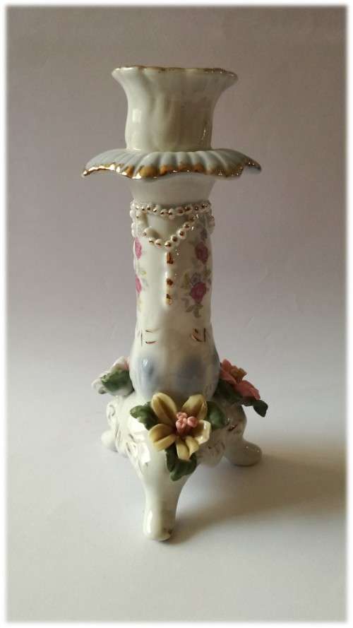 Vintage 3 leg Blue & White Candleholder with delicate flowers