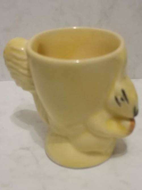 Vintage Royal Art Potteries Longton `C`  -   Light Yellow Rabbit Egg  Holder
