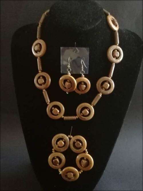 3 Piece - Wood tone Circle