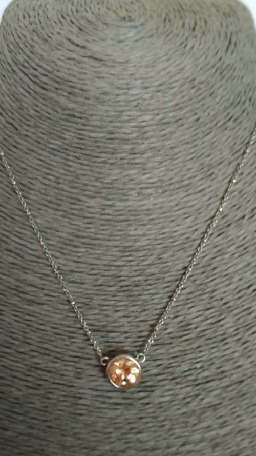 Amber pendant necklace