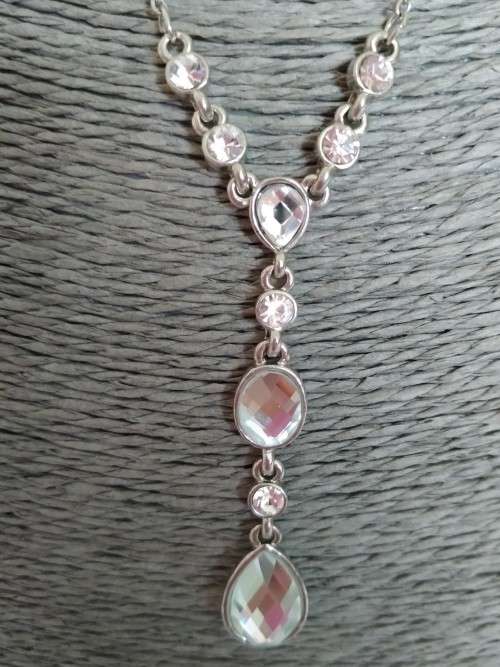 Beautiful silver tone necklace