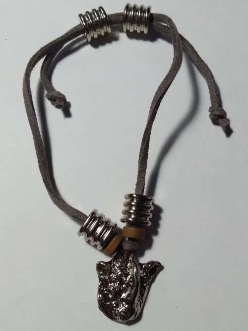 Adjustable faux leather pewter bracelet -  Rhino