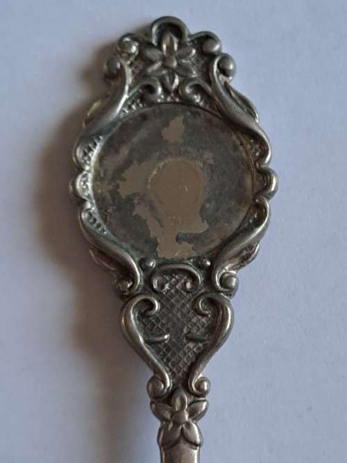 Vintage souvenir spoon -Blank plaque -  Flower indent -  Perfection silver plated - New Zealand