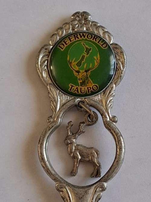 Vintage souvenir spoon -Deerworld -  Taupo -  New Zealand