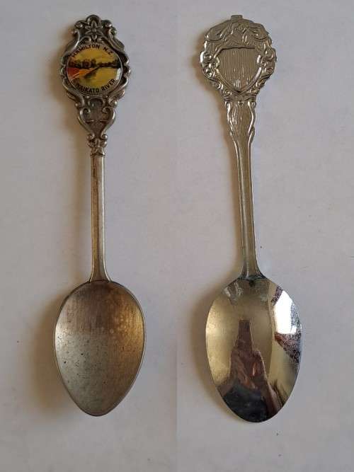 Vintage souvenir spoon -Hamilton N.Z Waikato River -  Perfection silver plated  - New Zealand