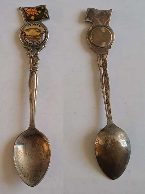 Vintage souvenir spoon - Sydney opera house -  Perfection silver plated - New Zealand