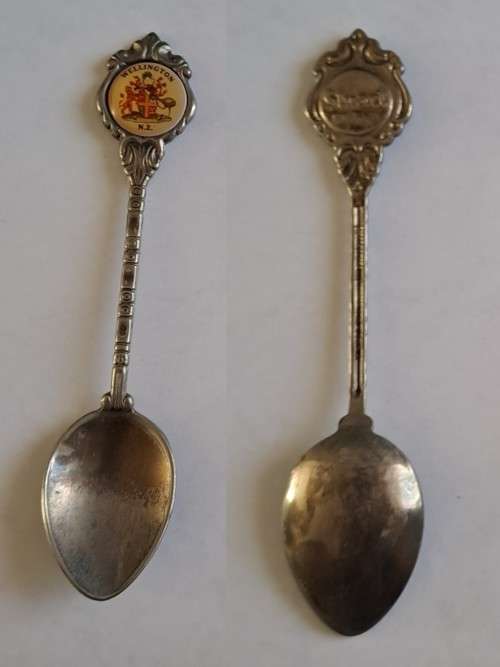 Vintage souvenir spoon -Wellington N.Z  - Stuart -  silver plated (?)